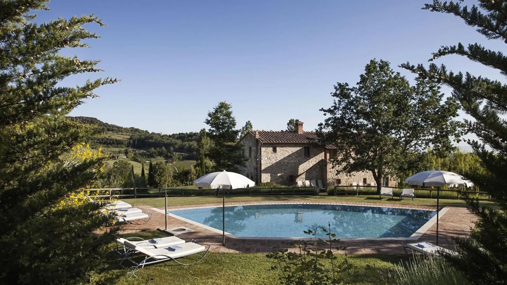 Villa - Podere Monti contacts